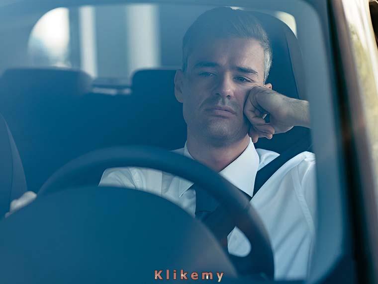 Stojąc w korkach w poniedziałek rano przed rozpoczęciem tygodnia w pracy